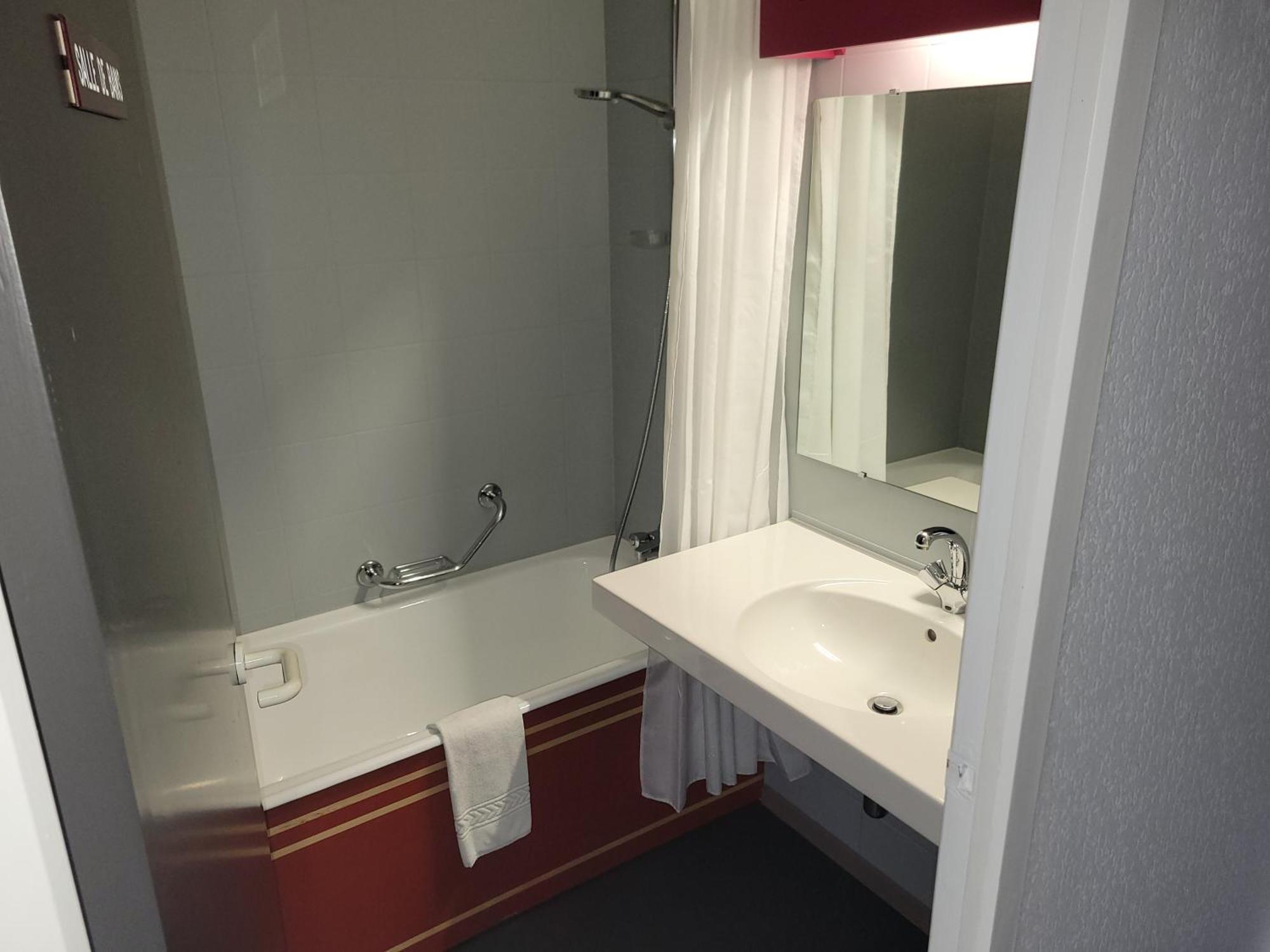 Les Rives D'allier Hotel 2*